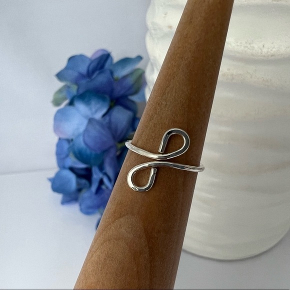 𝅺925 Sterling Silver Toe Ring - Picture 1 of 11